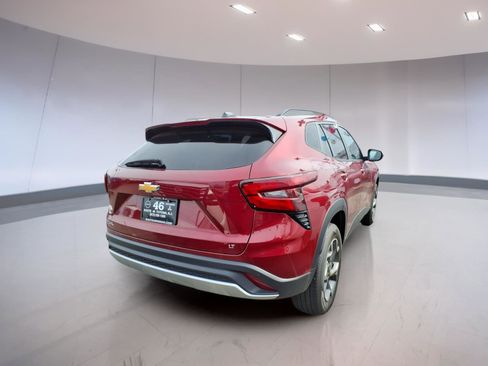 Used 2024 Chevrolet Trax LT image 4