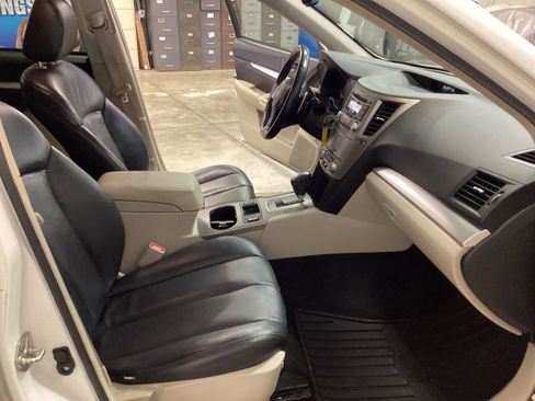 Used 2013 Subaru Outback 2.5i Premium w/ Popular Pkg 1A image 26