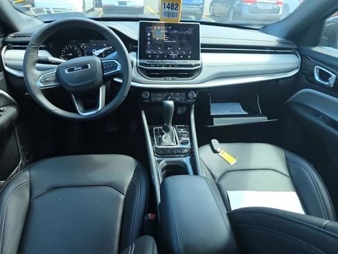 Used 2025 Jeep Compass Limited AWD/4WD image 9