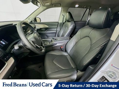 Used 2024 Toyota Grand Highlander Limited image 22
