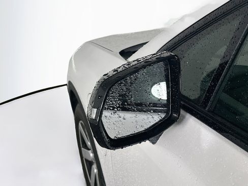 Used 2024 Honda Prologue EX image 16