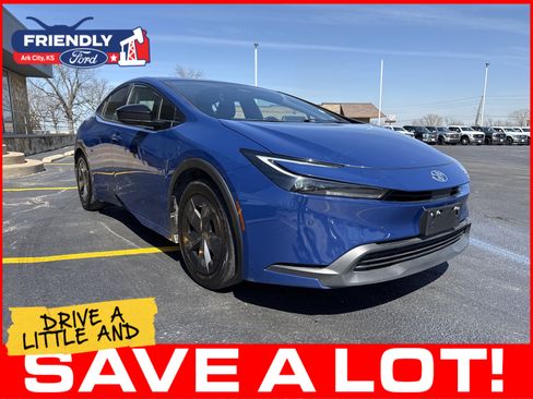 Used 2024 Toyota Prius LE FWD image 3