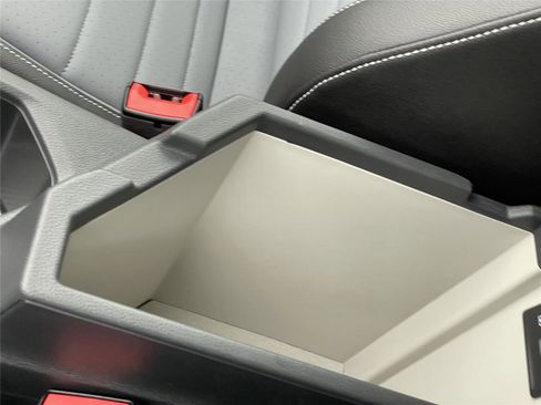 New 2025 Volkswagen Jetta SE image 31