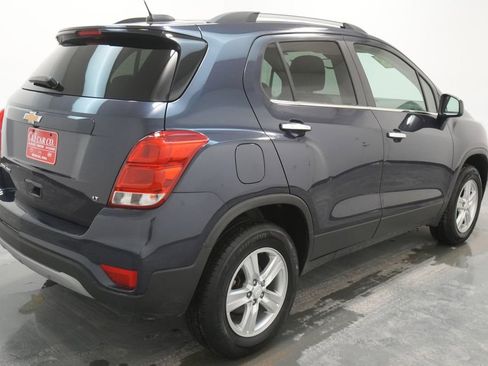 Used 2018 Chevrolet Trax LT w/ LT Convenience Package image 9
