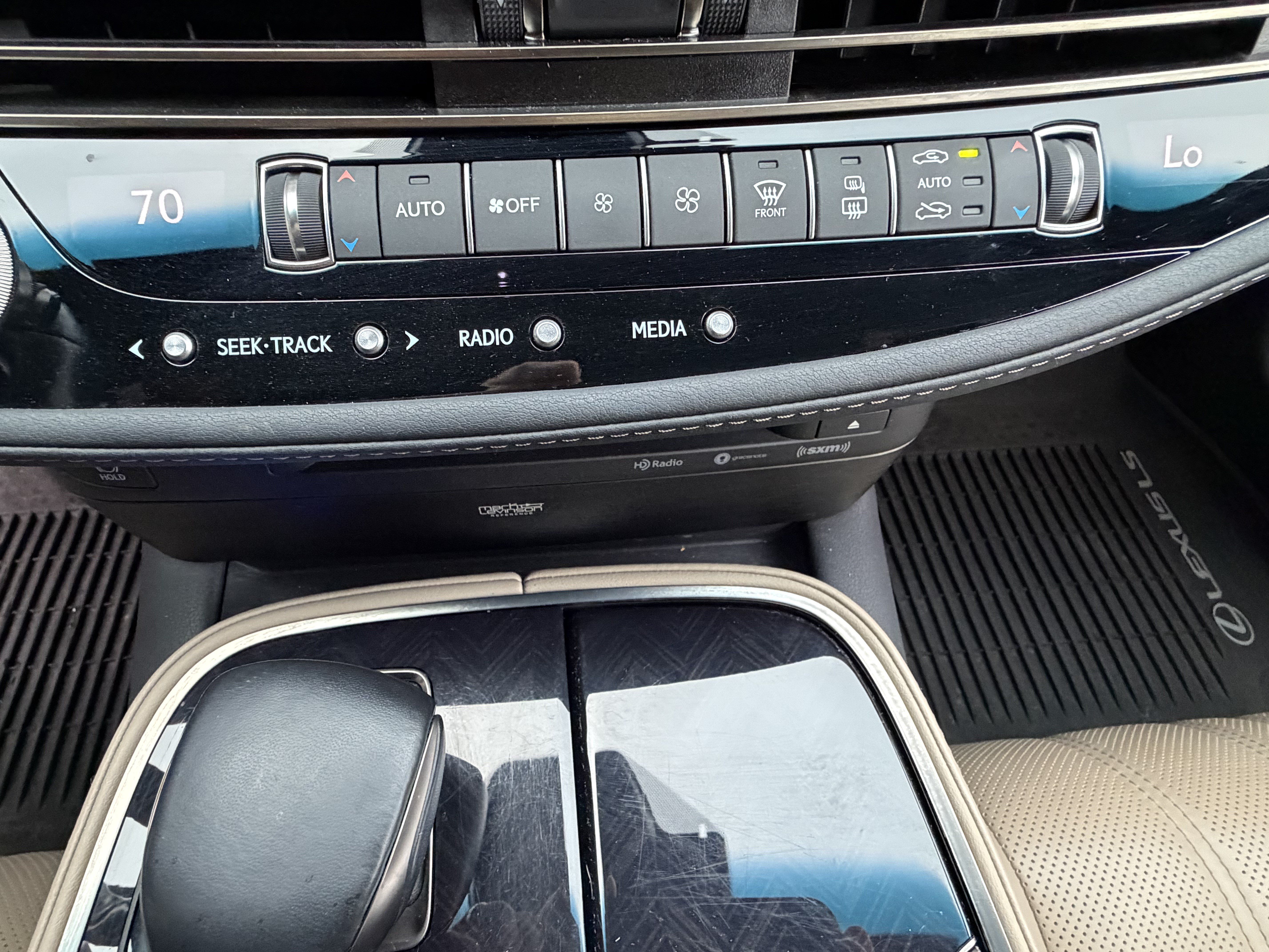 Used 2022 Lexus LS 500 w/ Interior Upgrade Package RWD image 27