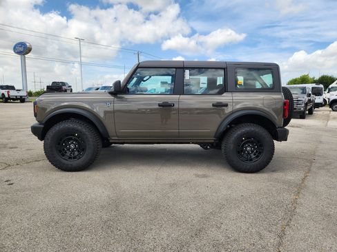 New 2026 Ford Bronco 4-Door w/ Sasquatch Package AWD/4WD image 3