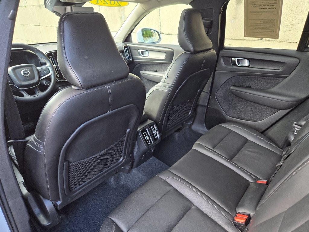 Used 2024 Volvo XC40 B5 Plus w/ Protection Package Premier AWD/4WD image 30