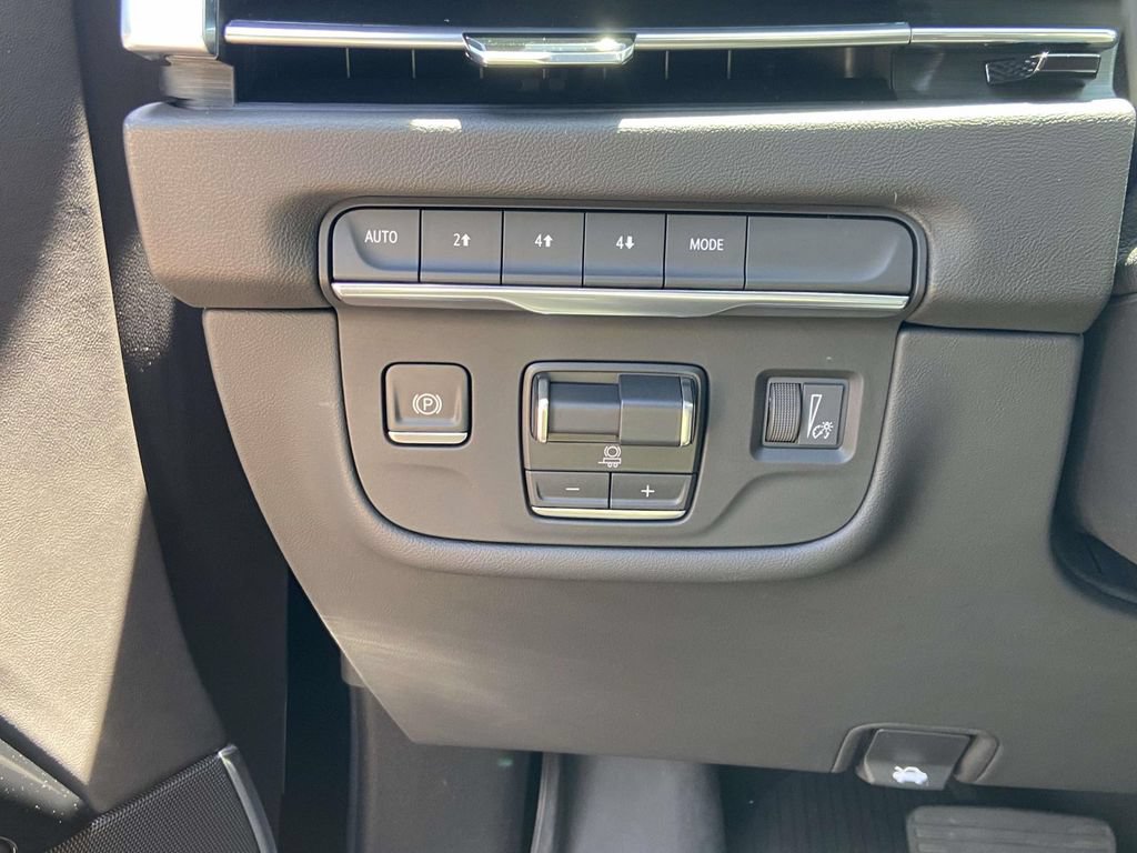 Certified 2025 Cadillac Escalade Sport AWD/4WD image 23
