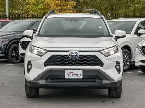 Used 2023 Toyota RAV4 AWD Hybrid image 9