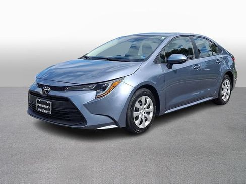 Used 2025 Toyota Corolla LE FWD image 1