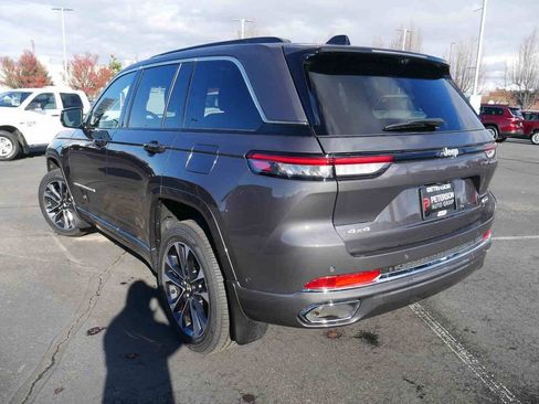New 2025 Jeep Grand Cherokee Overland w/ Adv Protech Group III image 18