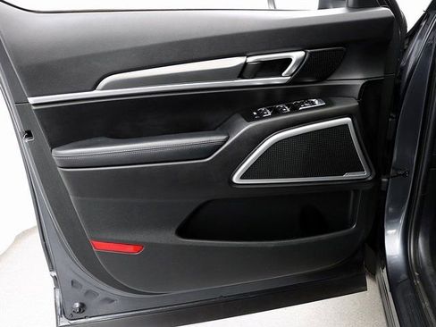 Used 2022 Kia Telluride LX image 22