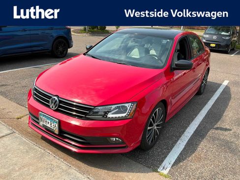 Used 2016 Volkswagen Jetta Sport w/ Lighting Package FWD image 1