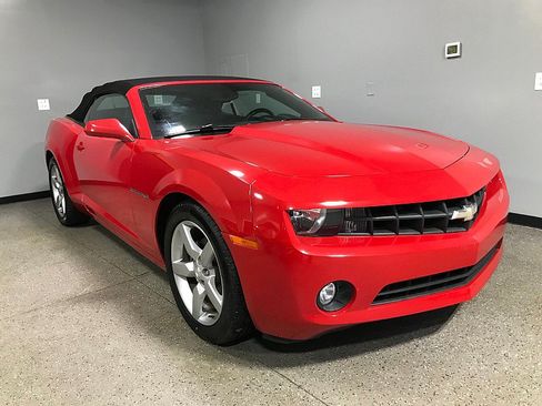 Used 2011 Chevrolet Camaro LT RWD image 2