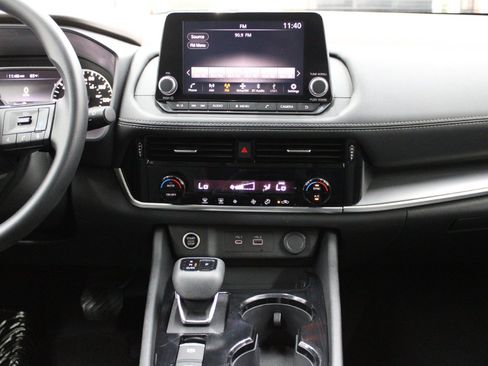 Used 2023 Nissan Rogue SV FWD image 21