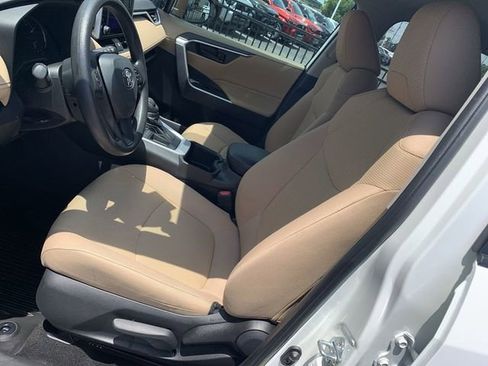 Certified 2025 Toyota RAV4 LE FWD image 18