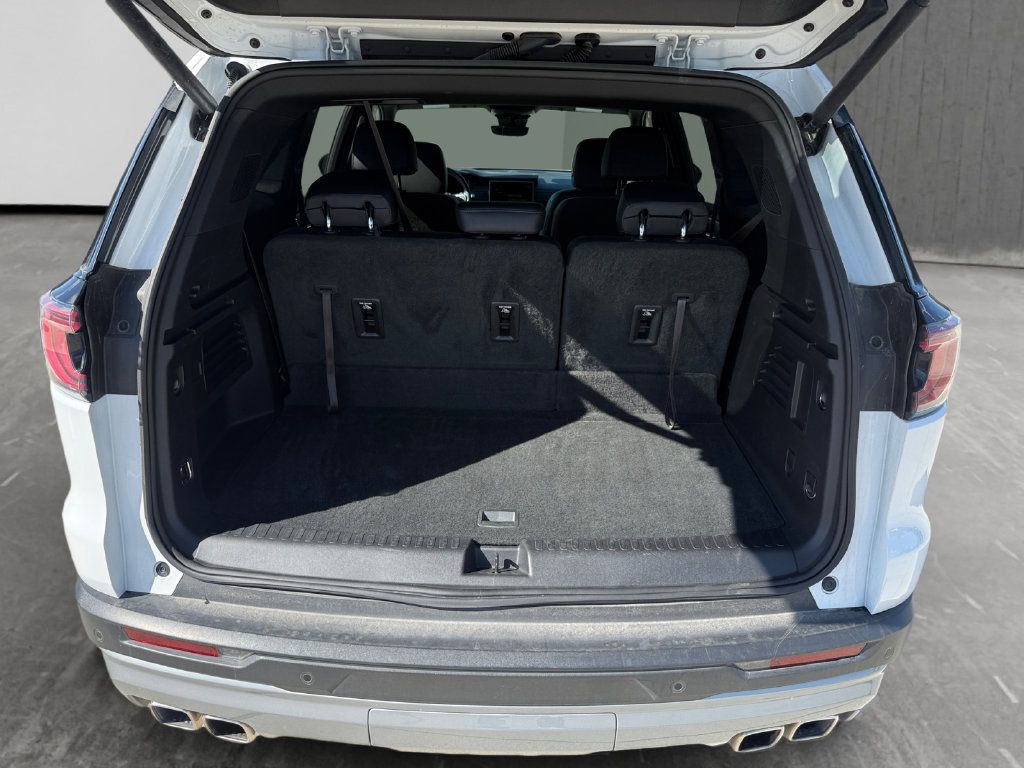 Used 2026 GMC Acadia Elevation w/ Elevation Premium Package FWD image 18