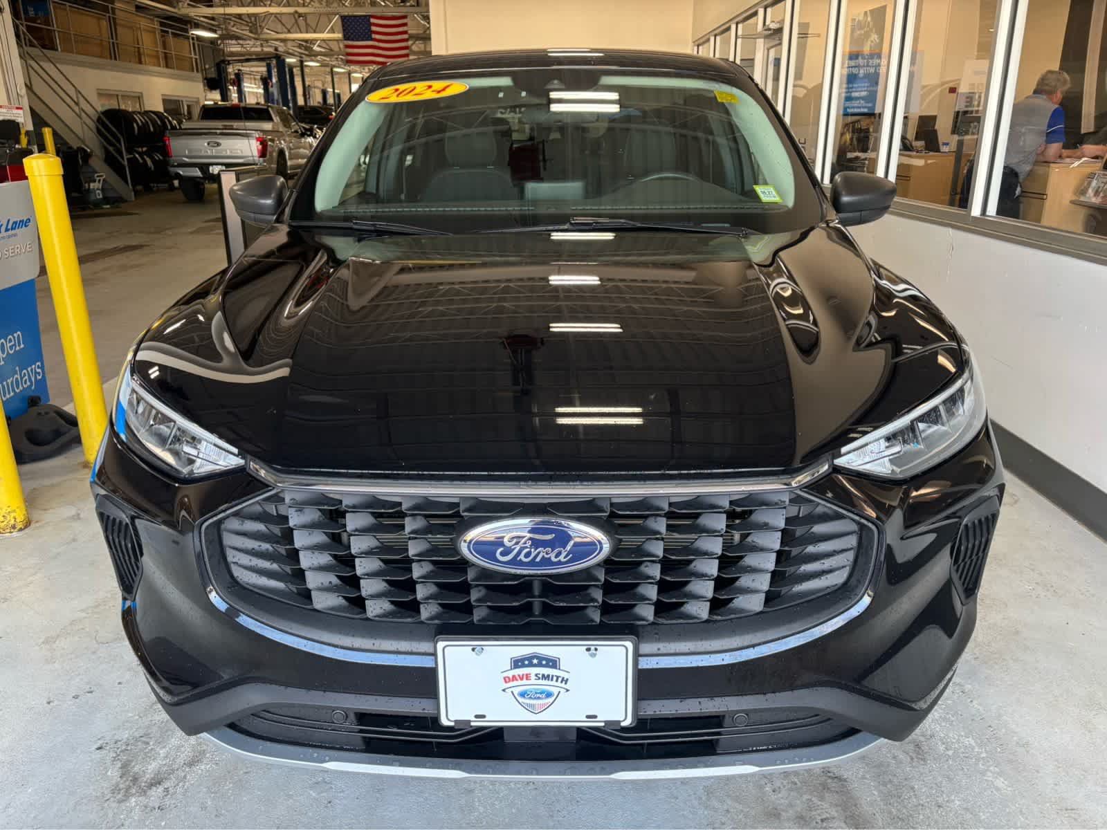 Certified 2024 Ford Escape Active AWD/4WD image 2