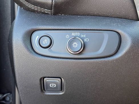 Used 2022 Chevrolet Blazer LT FWD image 21
