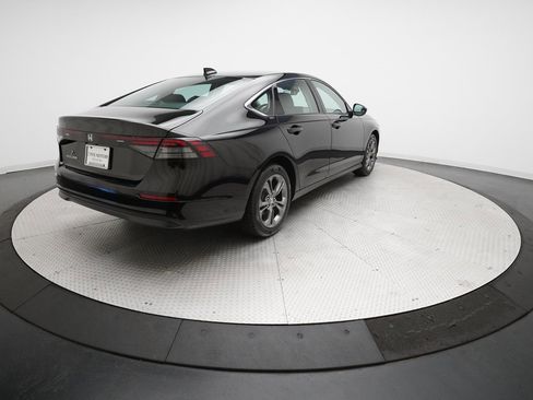 Used 2023 Honda Accord EX image 37