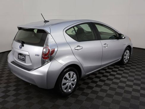 Used 2012 Toyota Prius C image 10