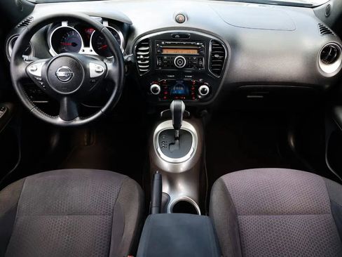 Used 2013 Nissan Juke SV FWD image 2