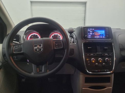 Used 2018 Dodge Grand Caravan SE w/ UConnect Hands-Free Group FWD image 22