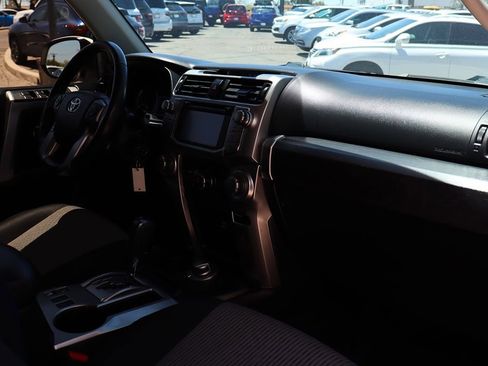 Used 2018 Toyota 4Runner SR5 AWD/4WD image 35