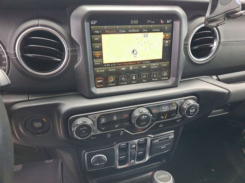 Used 2022 Jeep Gladiator Overland w/ Popular Equipment Package AWD/4WD image 20