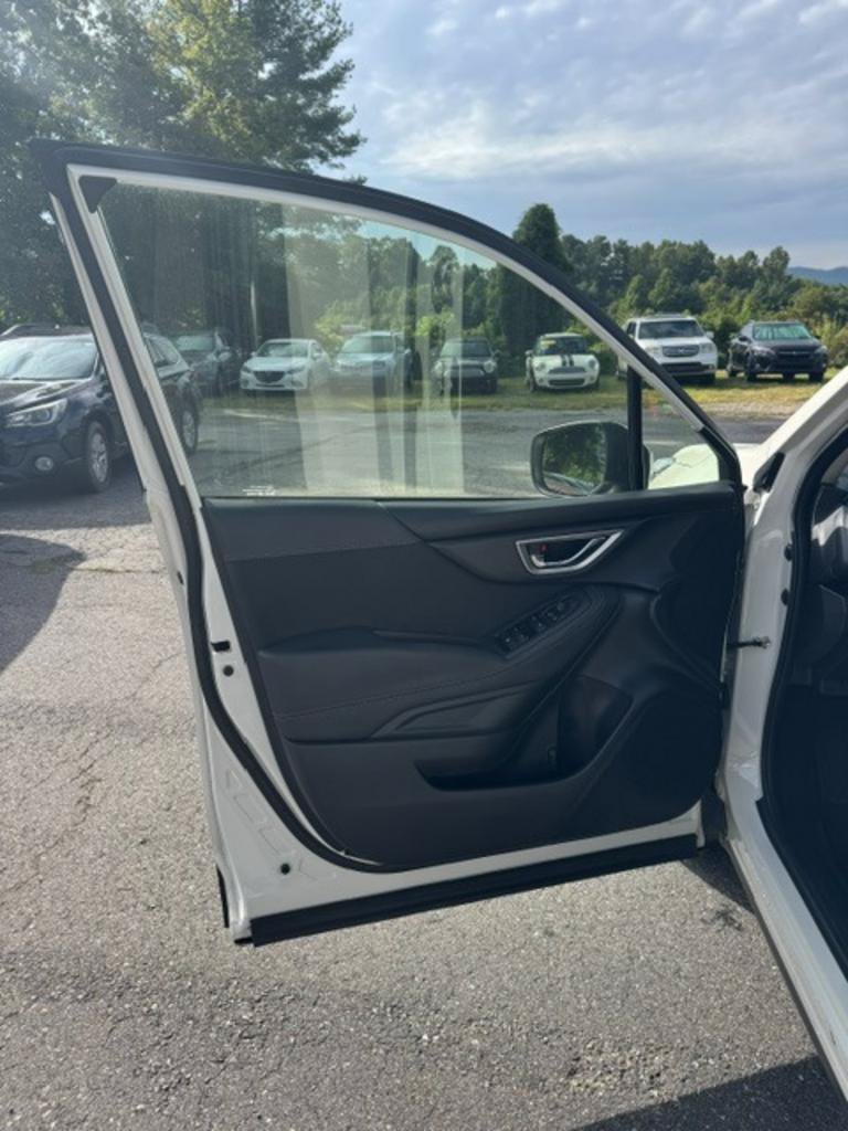 Used 2023 Subaru Forester Premium AWD/4WD image 7