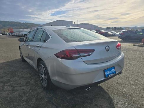 Used 2019 Buick Regal Preferred image 3