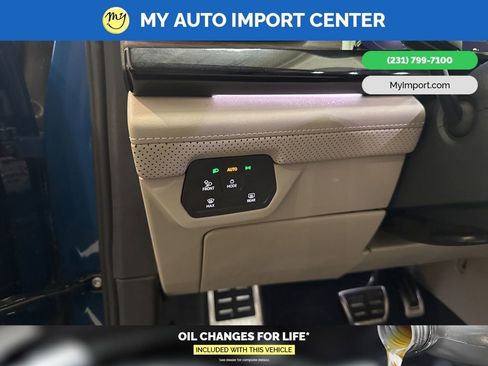 Used 2025 Volkswagen Atlas SEL Premium R-Line image 13