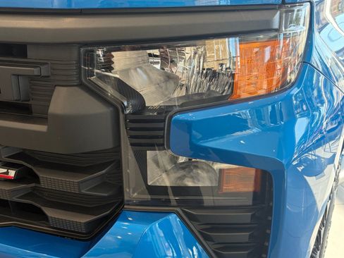 Used 2024 Chevrolet Silverado 1500 Custom Trail Boss w/ LPO, Dark Essentials Package AWD/4WD image 9