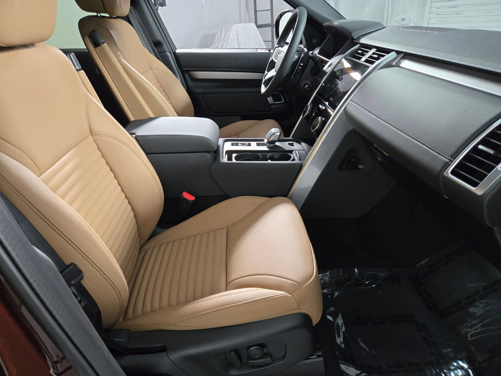 New 2026 Land Rover Discovery Limited Edition AWD/4WD image 3