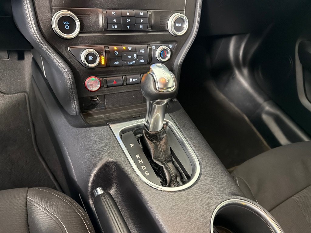 Used 2020 Ford Mustang Coupe RWD image 17