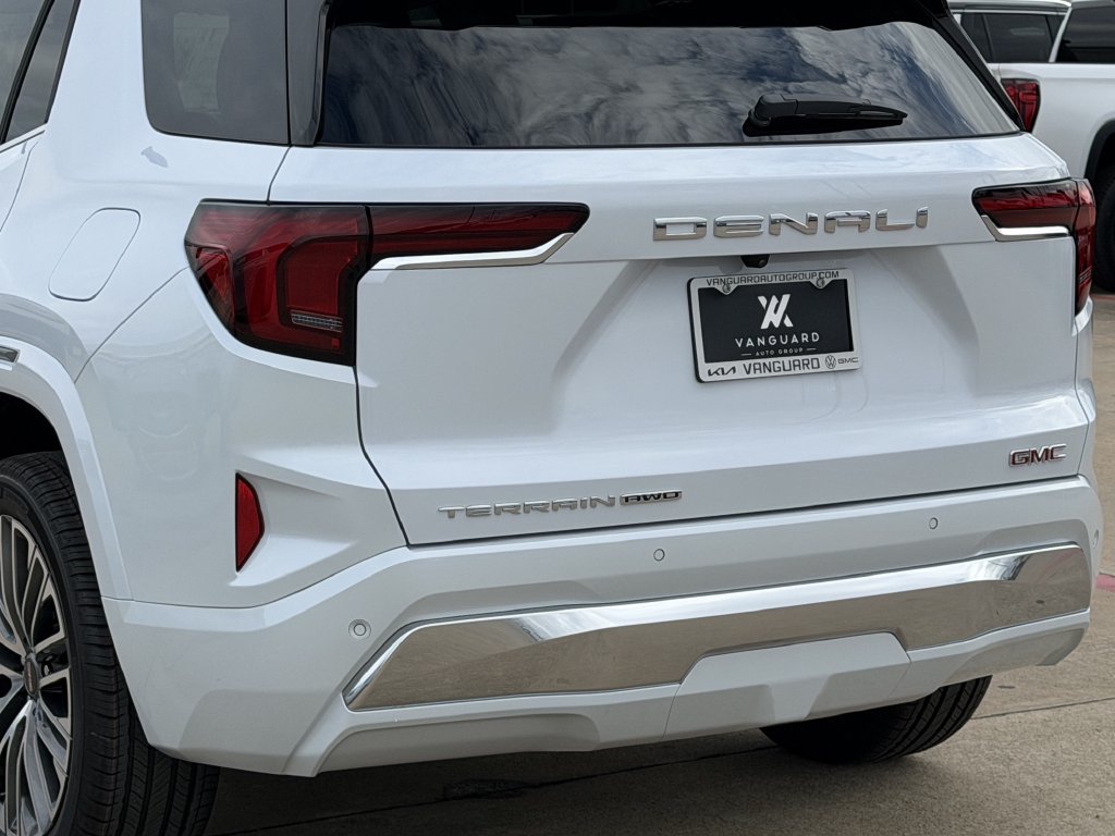 New 2027 GMC Terrain Denali w/ LPO, Floor Liner Package AWD/4WD image 6