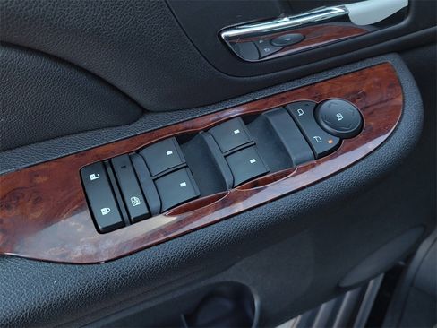 Used 2009 Chevrolet Tahoe LT w/ Convenience Package image 11