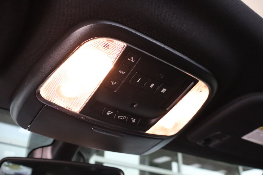 Used 2019 Dodge Durango R/T w/ Blacktop Package AWD/4WD image 29