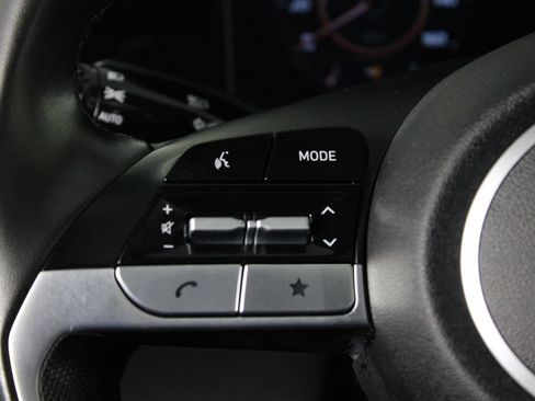 Certified 2025 Hyundai Elantra SEL FWD image 28