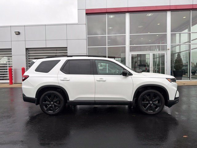 Used 2025 Honda Pilot Black Edition image 8