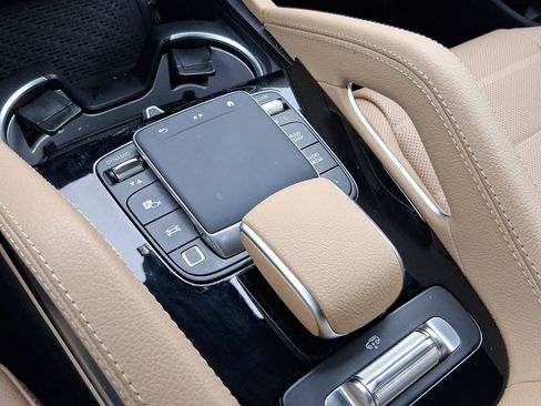 Used 2025 Mercedes-Benz GLS 450 4MATIC image 26