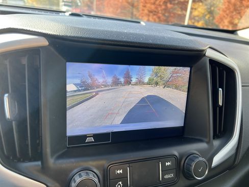 Used 2022 GMC Terrain SLT w/ Elevation Edition image 23