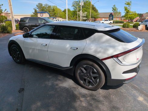 New 2025 Kia EV6 Light RWD image 5