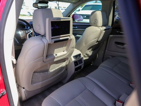 Used 2016 Cadillac SRX Premium w/ Trailering Package image 28