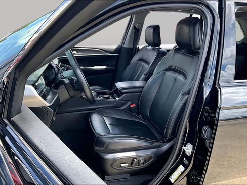 Used 2022 Jeep Grand Cherokee Limited RWD image 7