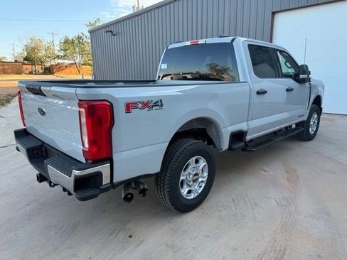 New 2026 Ford F250 XLT w/ FX4 Off-Road Package image 8