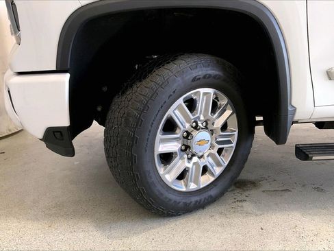 Used 2024 Chevrolet Silverado 2500 High Country w/ High Country Premium Package image 20