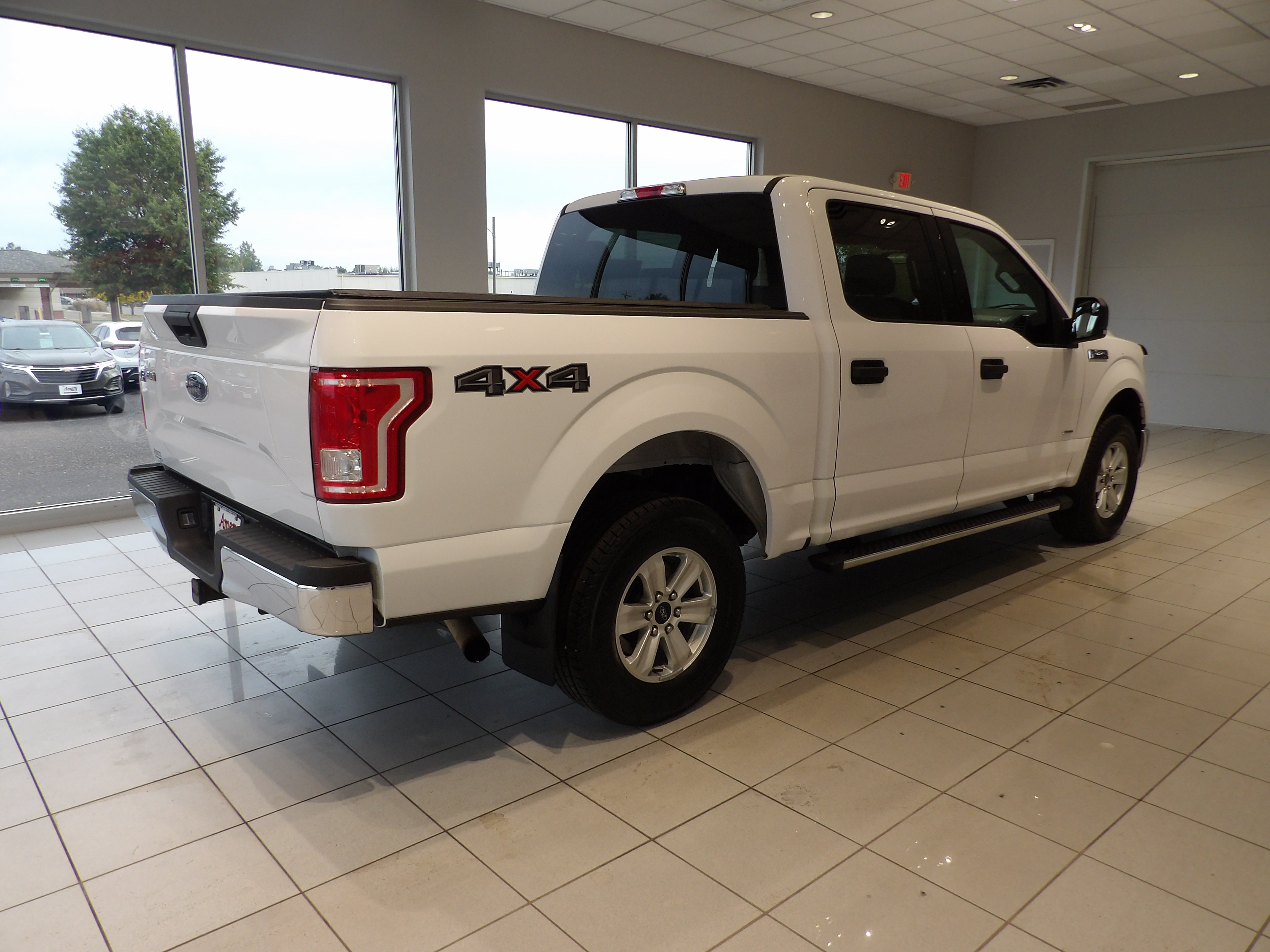 Used 2015 Ford F150 XLT w/ Equipment Group 301A Mid AWD/4WD image 4