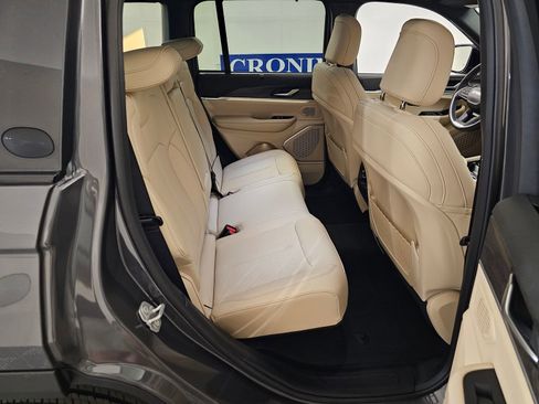 New 2025 Jeep Grand Cherokee Limited w/ Luxury Tech Group II image 42