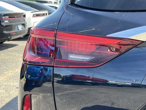 Used 2020 INFINITI QX50 Luxe w/ Navigation Package FWD image 10